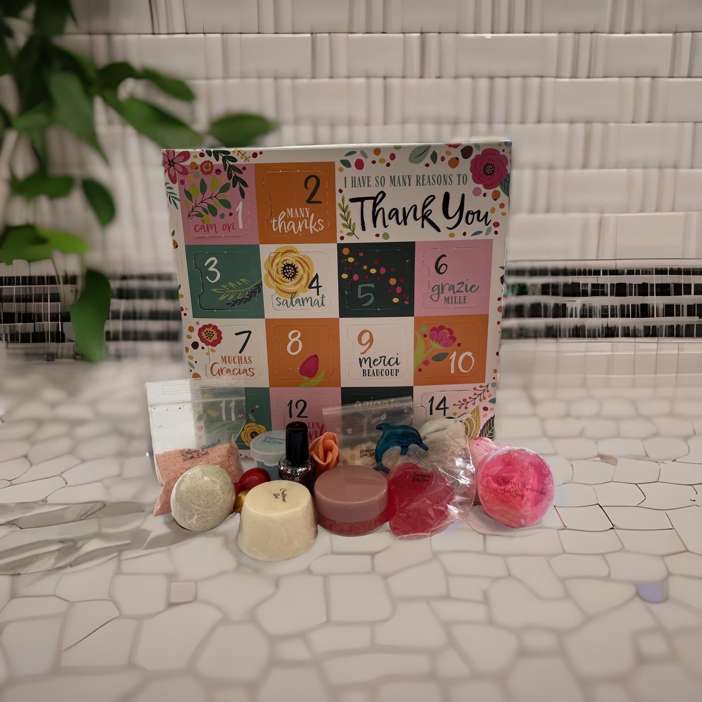 Bath & Beauty Thank You Calendar - 14 Unique Gifts to Discover Every Day